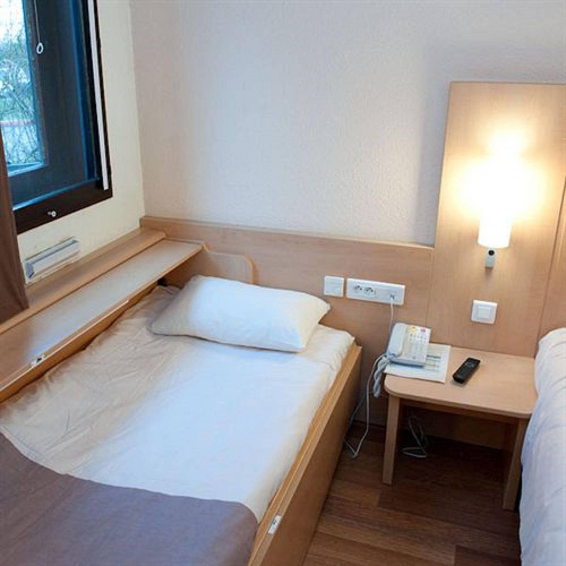 Egg Hotel Gonesse Ngoại thất bức ảnh