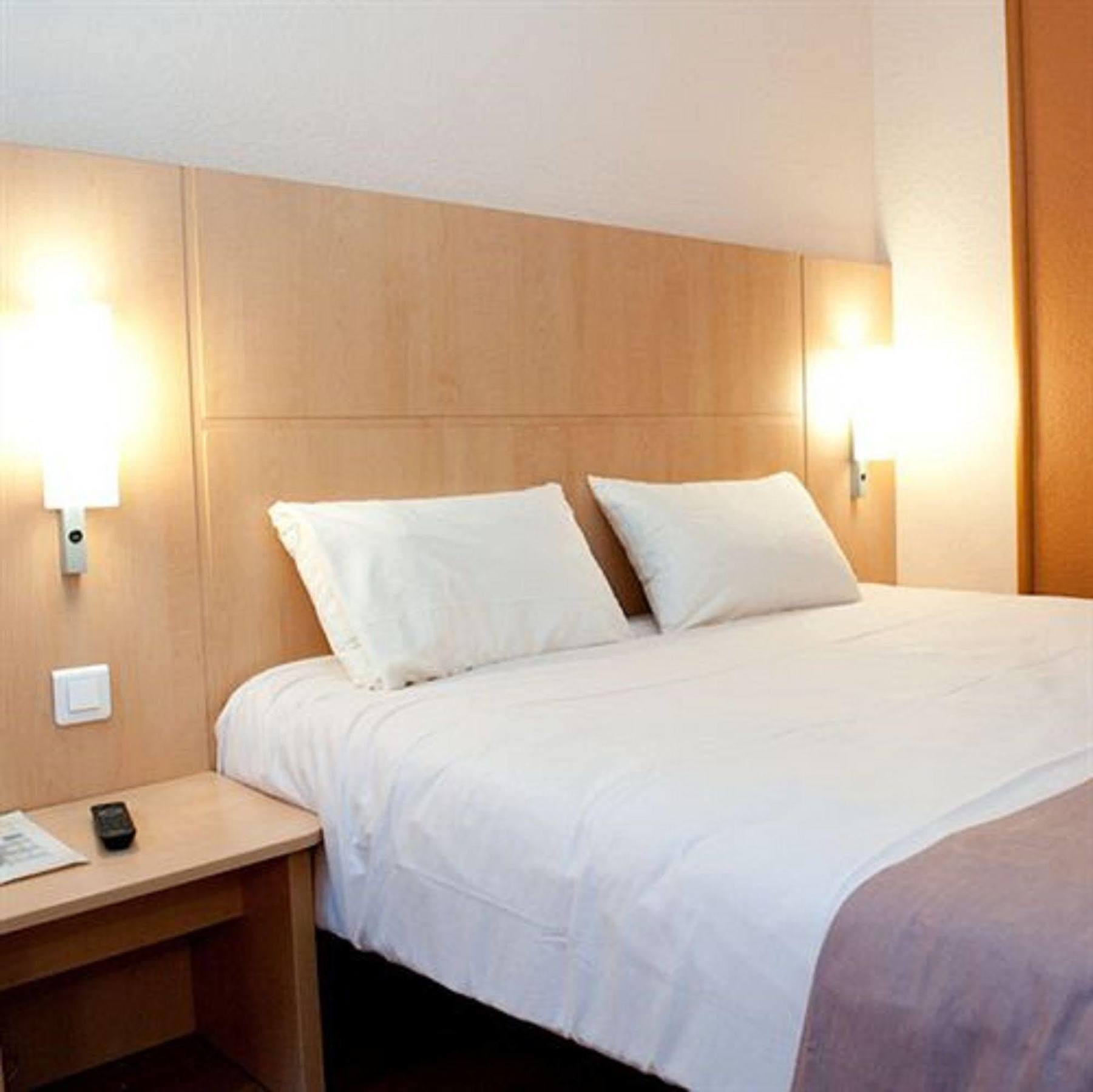 Egg Hotel Gonesse Ngoại thất bức ảnh