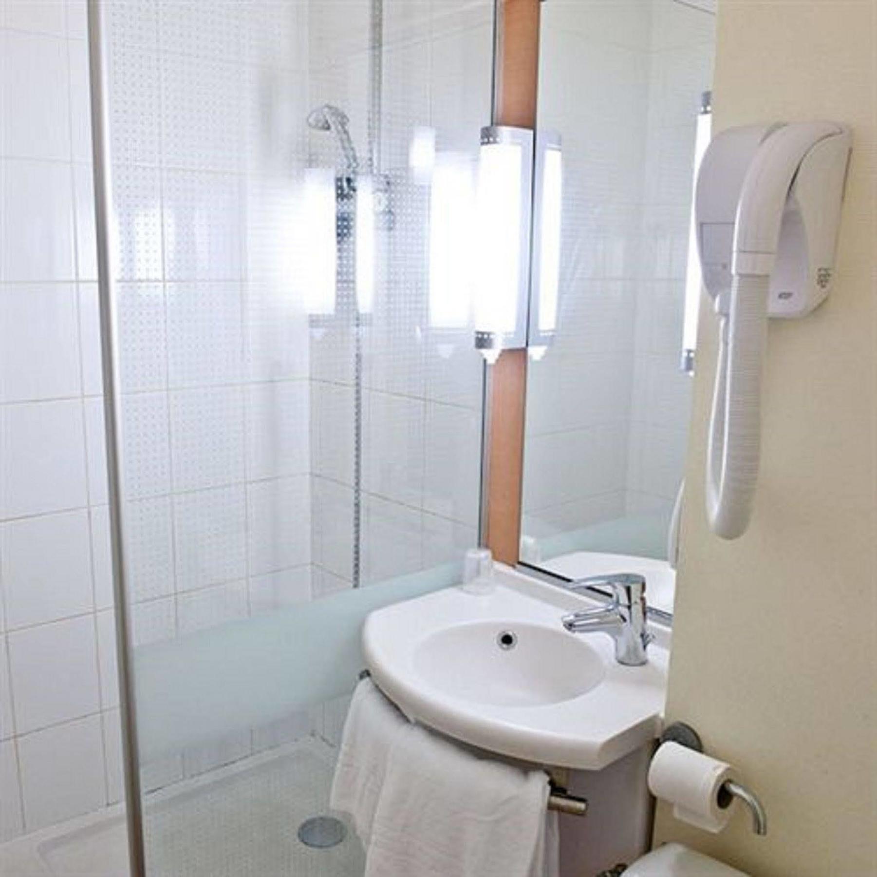 Egg Hotel Gonesse Ngoại thất bức ảnh