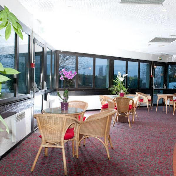 Egg Hotel Gonesse Ngoại thất bức ảnh